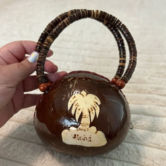 Handcrafted Real Coconut Shell Bag - Picture 4 of 5